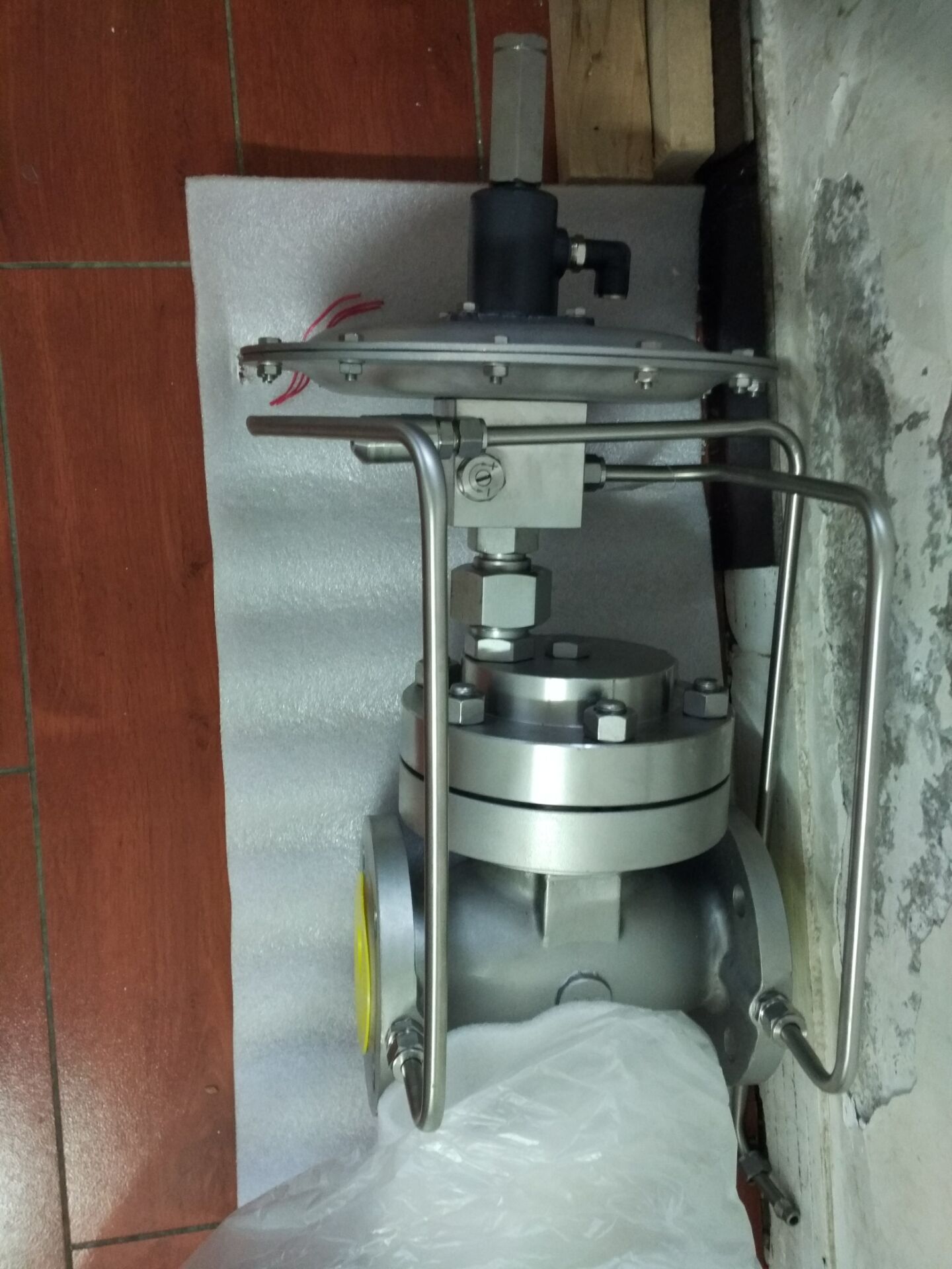 進口供氮閥泄氮閥呼吸閥三者之間的關系